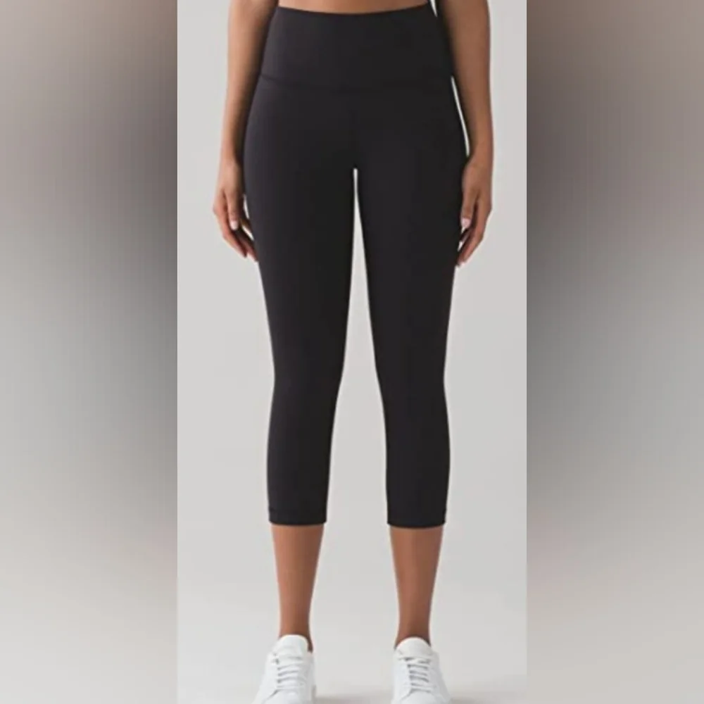 Lululemon Women's Wunder Under Crop Leggings 21" inseam, size 4 in dark gray - Picture 7 of 7